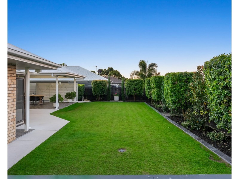 18 Rawlins Crescent, North Lakes QLD 4509