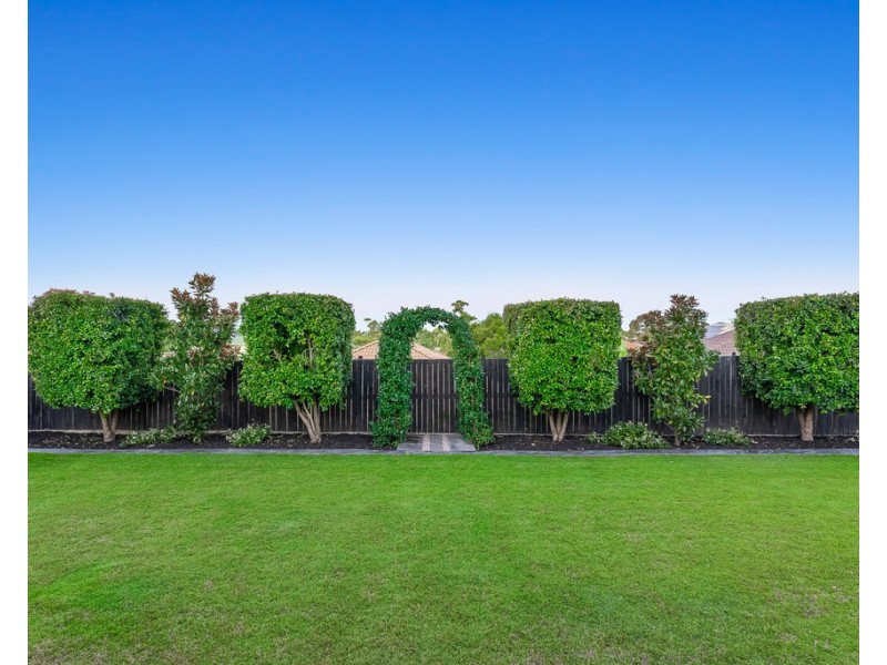 18 Rawlins Crescent, North Lakes QLD 4509