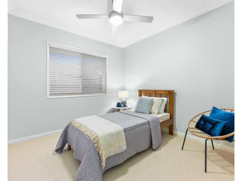 18 Rawlins Crescent, North Lakes QLD 4509