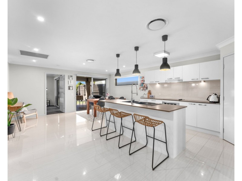 16 Sarabah Street, North Lakes QLD 4509