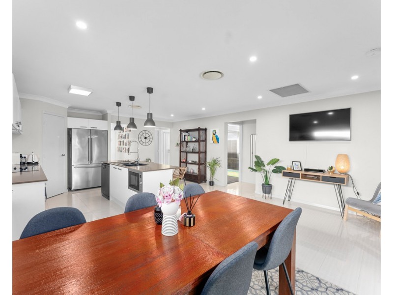 16 Sarabah Street, North Lakes QLD 4509