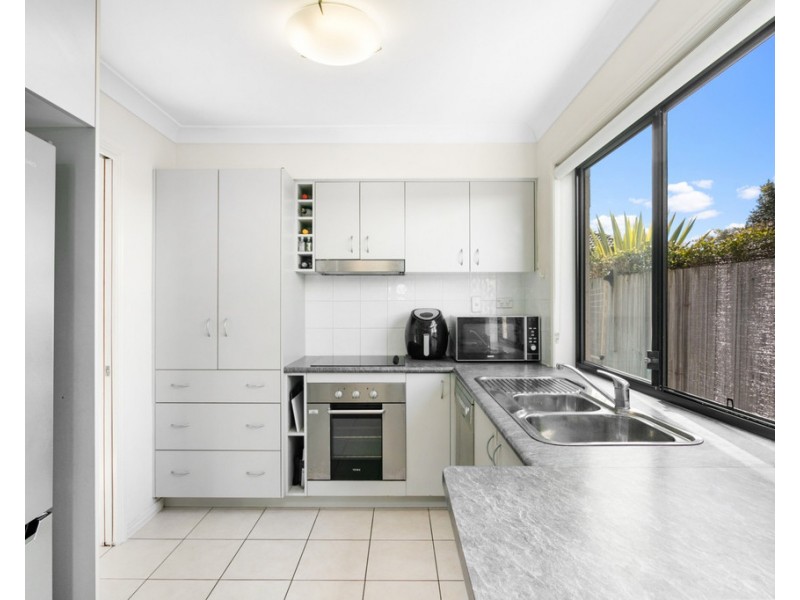 2/8 Emirates Street, North Lakes QLD 4509