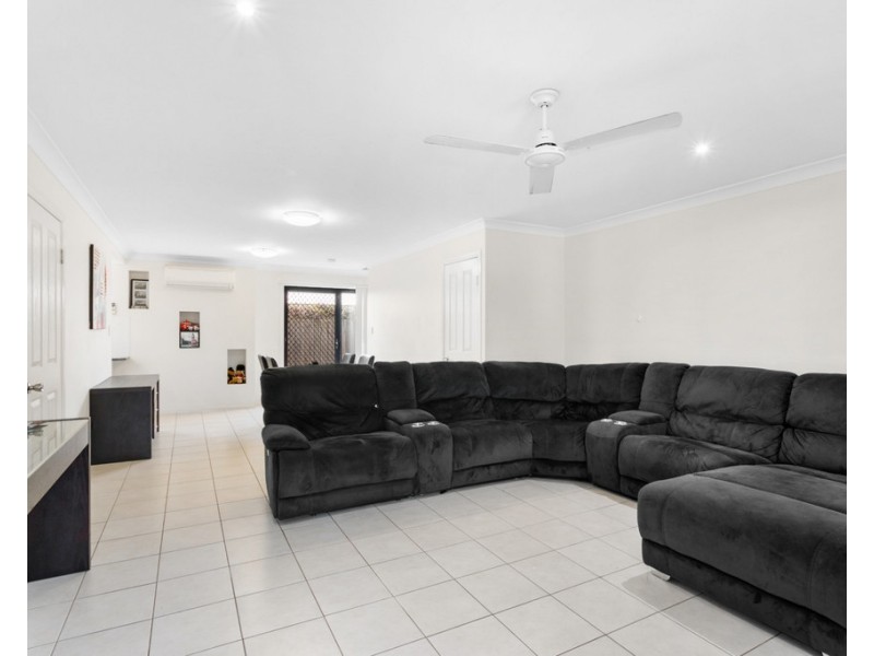 2/8 Emirates Street, North Lakes QLD 4509