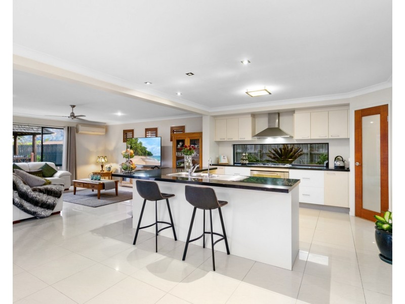 15 Bridgeport Drive, North Lakes QLD 4509