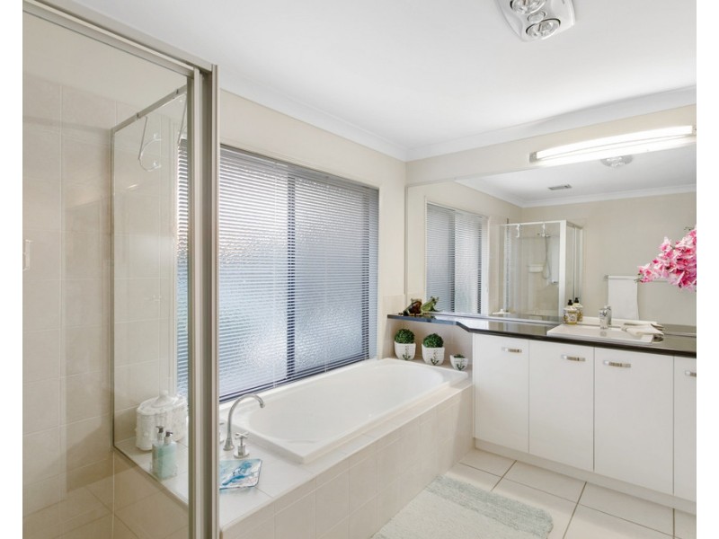 15 Bridgeport Drive, North Lakes QLD 4509