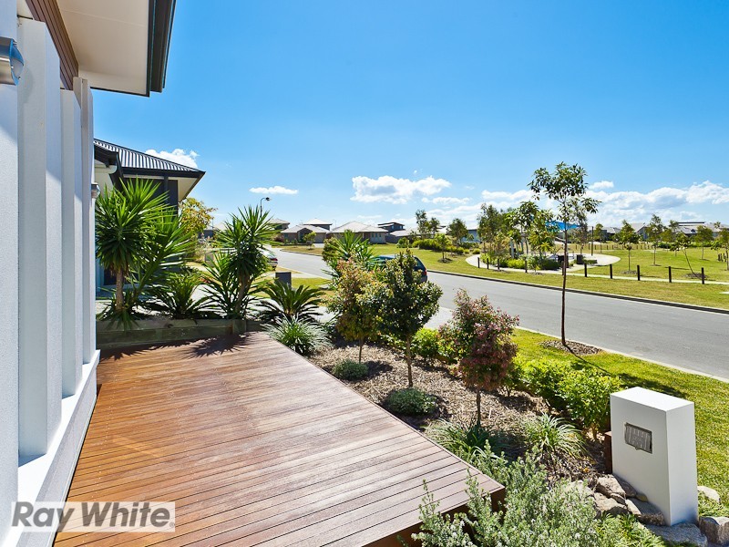 33 Friars Crescent, North Lakes QLD 4509