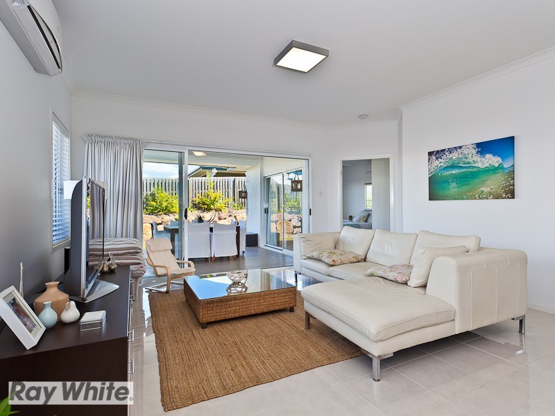 33 Friars Crescent, North Lakes QLD 4509