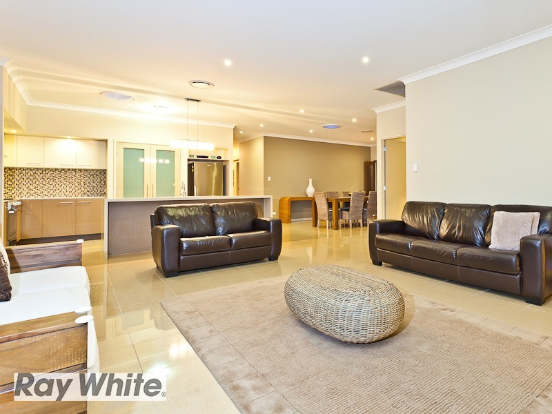 40 Forrestal Circuit, North Lakes QLD 4509