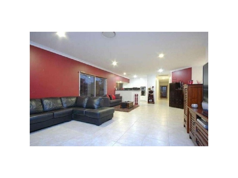 2 Douglas Circuit, North Lakes QLD 4509