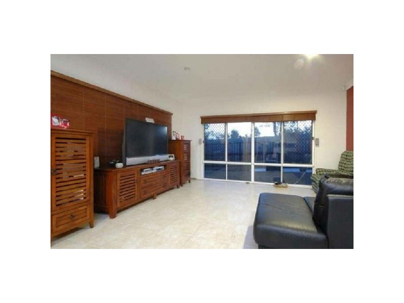 2 Douglas Circuit, North Lakes QLD 4509