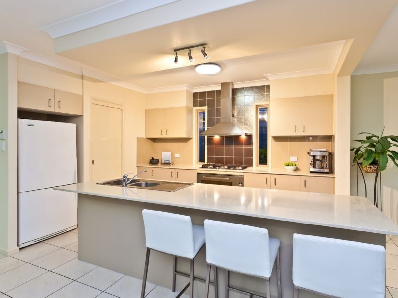 24 Nicklaus Parade, North Lakes QLD 4509