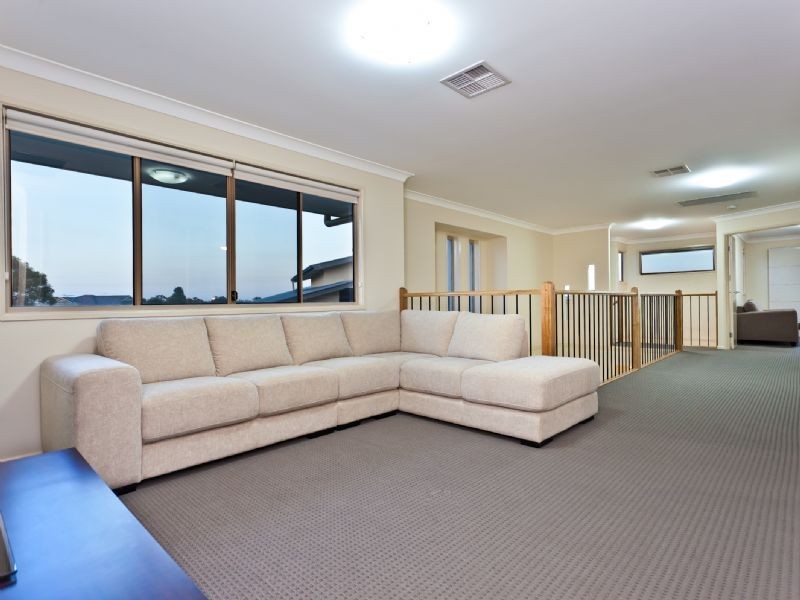 24 Nicklaus Parade, North Lakes QLD 4509