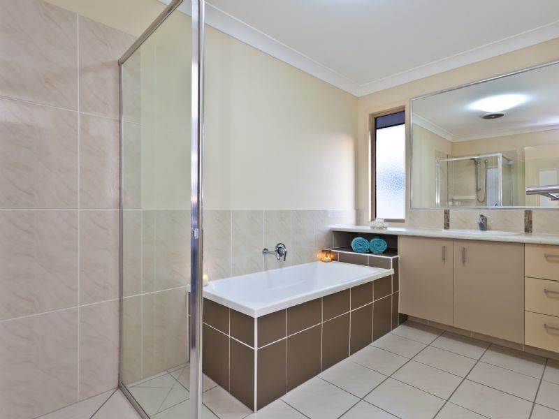 24 Nicklaus Parade, North Lakes QLD 4509