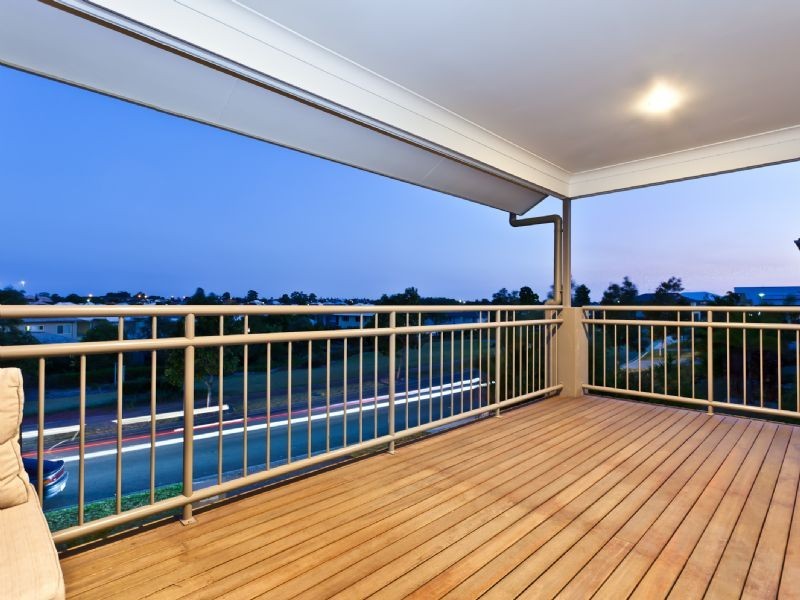 24 Nicklaus Parade, North Lakes QLD 4509