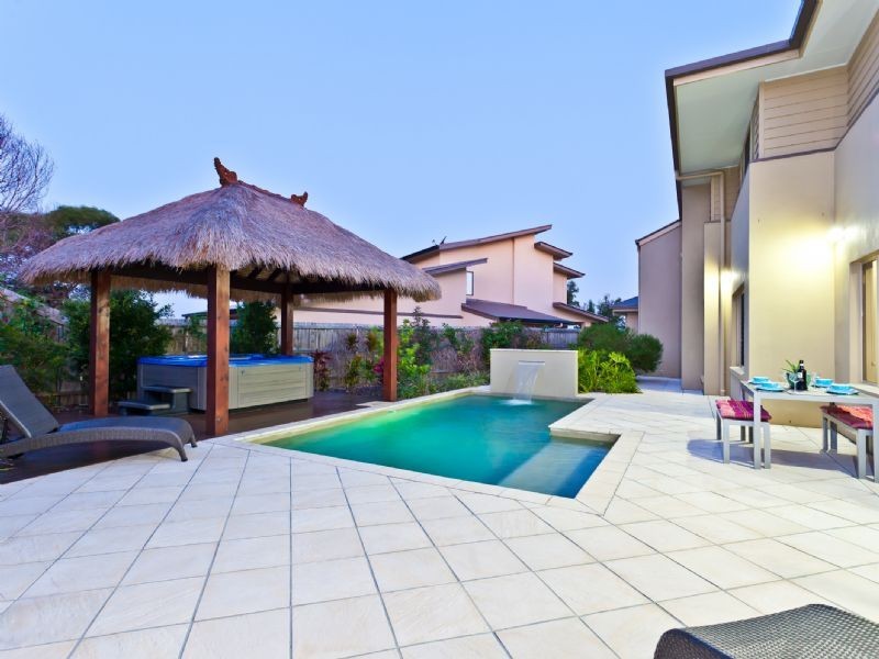 24 Nicklaus Parade, North Lakes QLD 4509