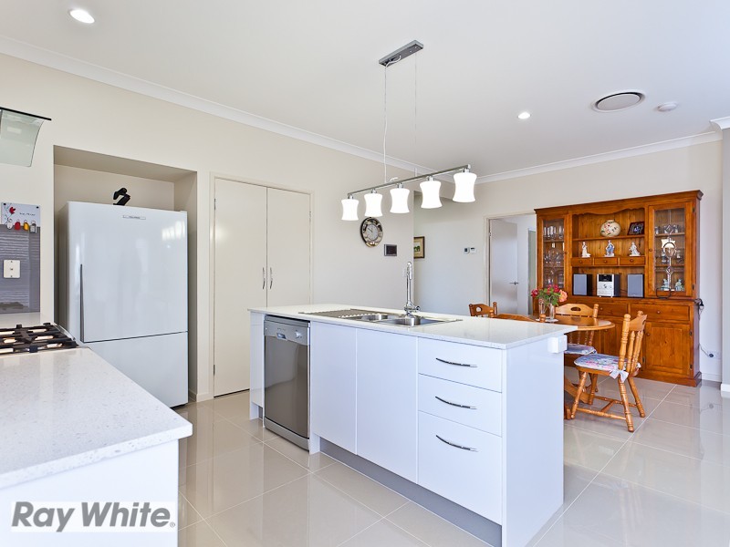 14 Troon Street, North Lakes QLD 4509