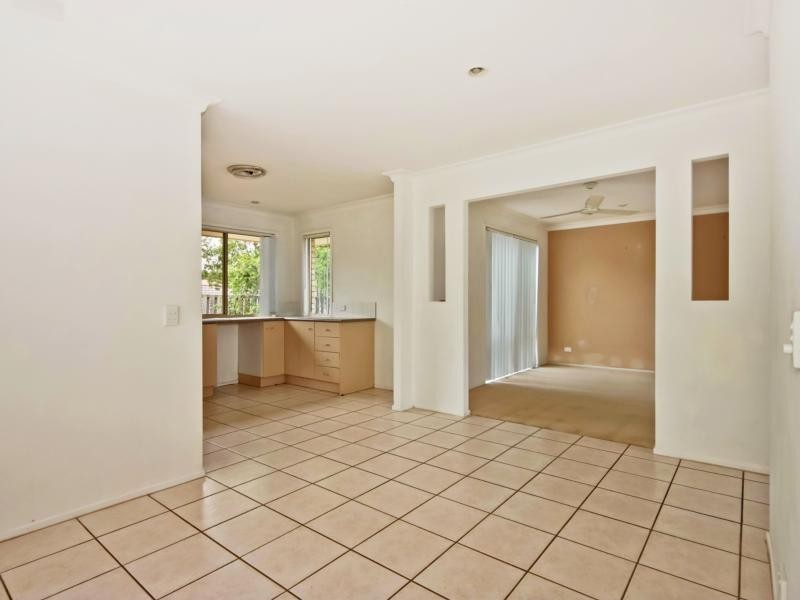 8 Amethyst Court, Griffin QLD 4503