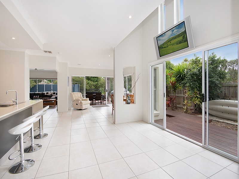 8 Armour Close, North Lakes QLD 4509