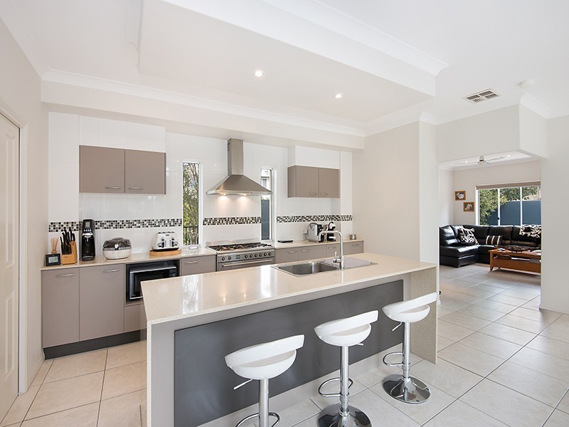 8 Armour Close, North Lakes QLD 4509