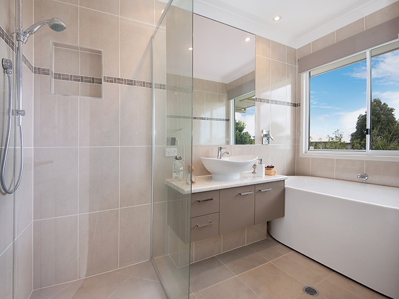 8 Armour Close, North Lakes QLD 4509