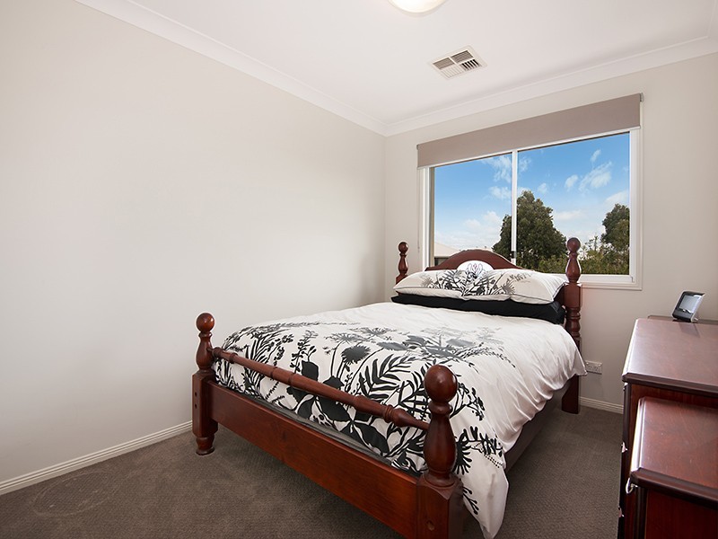 8 Armour Close, North Lakes QLD 4509