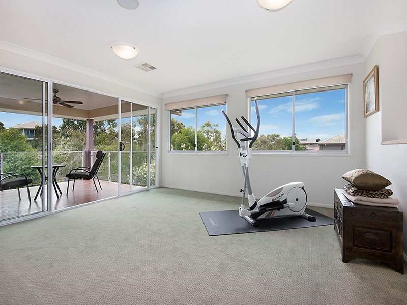 8 Armour Close, North Lakes QLD 4509