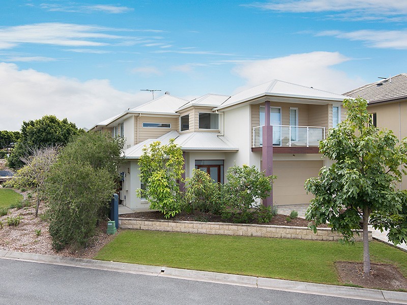 8 Armour Close, North Lakes QLD 4509
