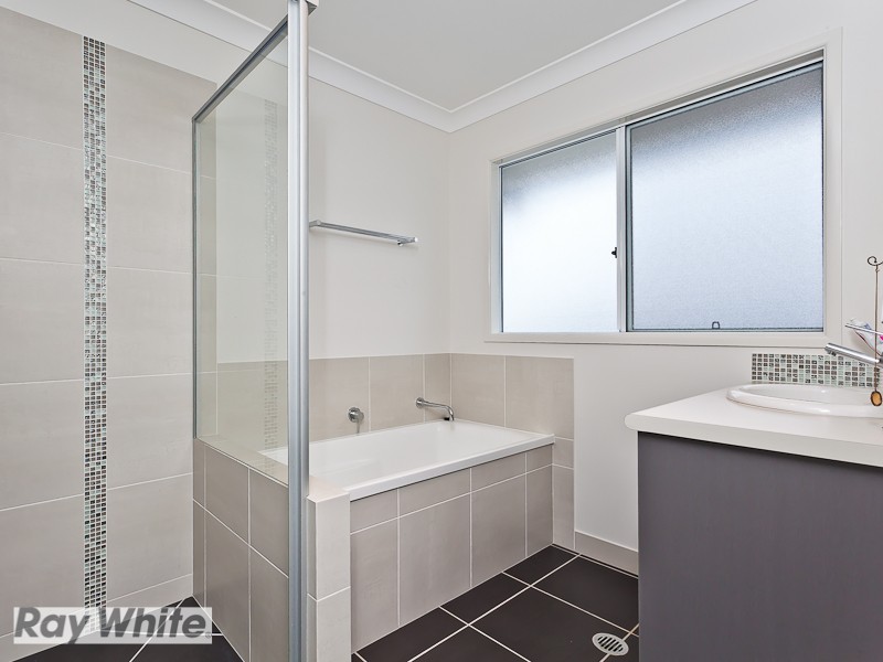 33 Merion Crescent, North Lakes QLD 4509