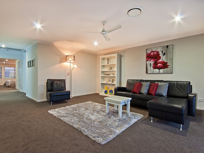 40 Nicklaus Pde, North Lakes QLD 4509