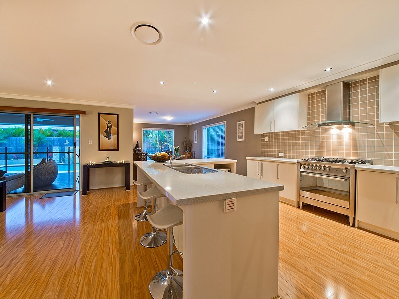 6 Alexandra Avenue, North Lakes QLD 4509