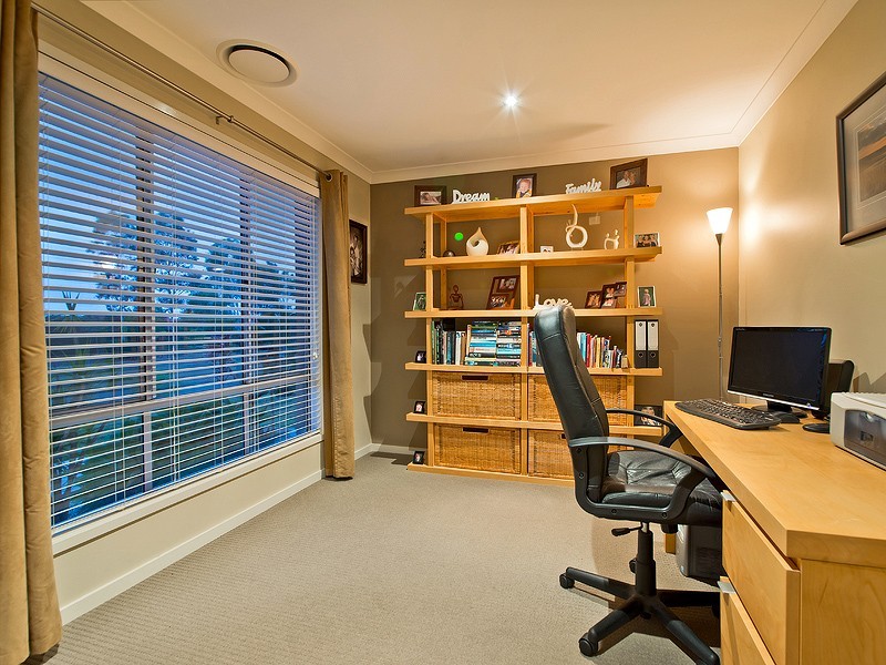 6 Alexandra Avenue, North Lakes QLD 4509