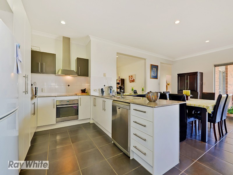 17 Rawlins Crescent, North Lakes QLD 4509