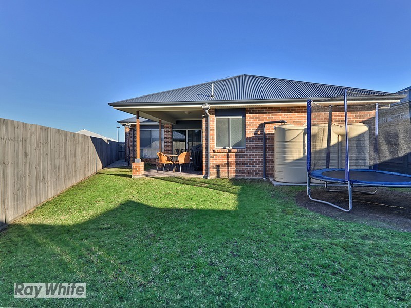 17 Rawlins Crescent, North Lakes QLD 4509