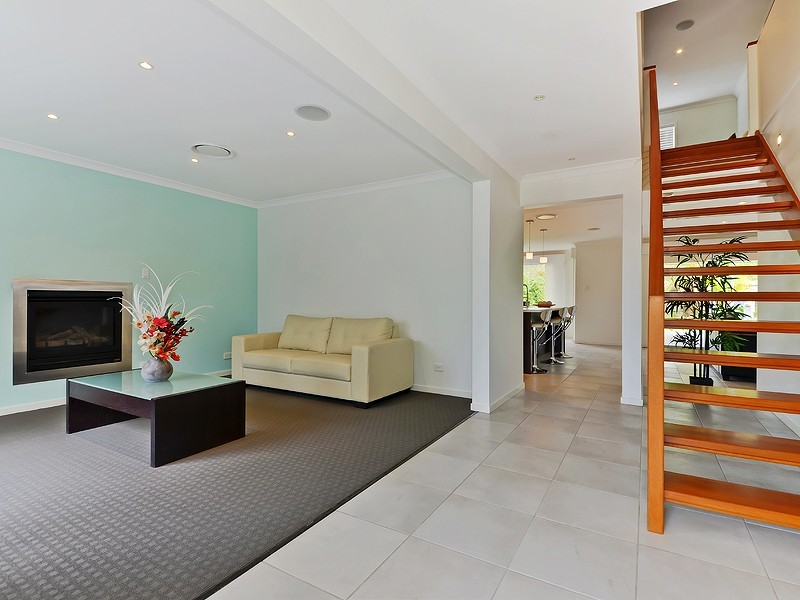 10 Douglas Street, North Lakes QLD 4509