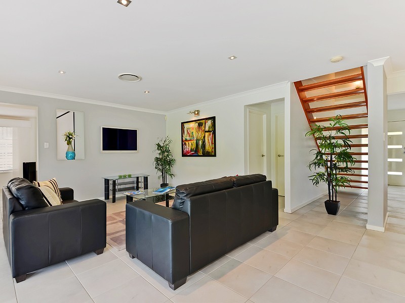 10 Douglas Street, North Lakes QLD 4509