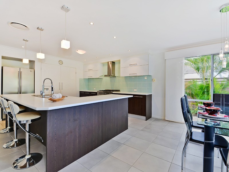 10 Douglas Street, North Lakes QLD 4509