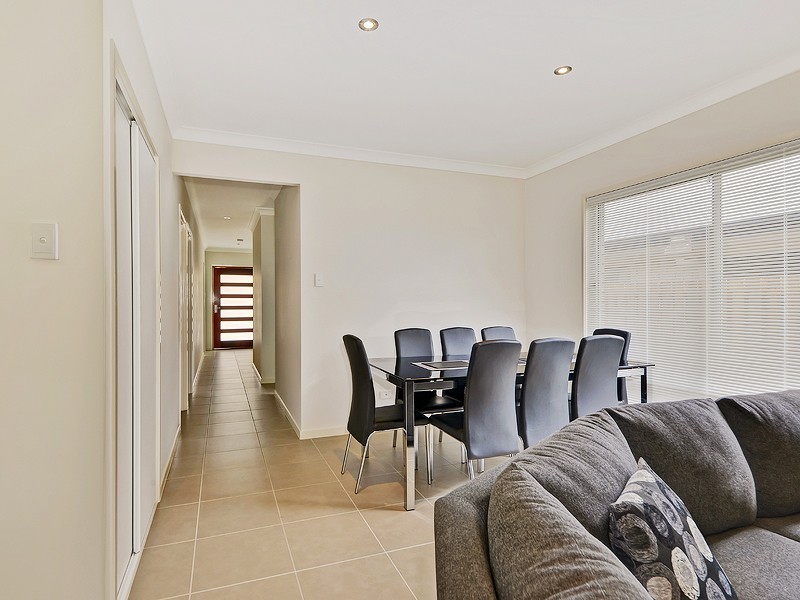 16 Manhattan Crescent, North Lakes QLD 4509