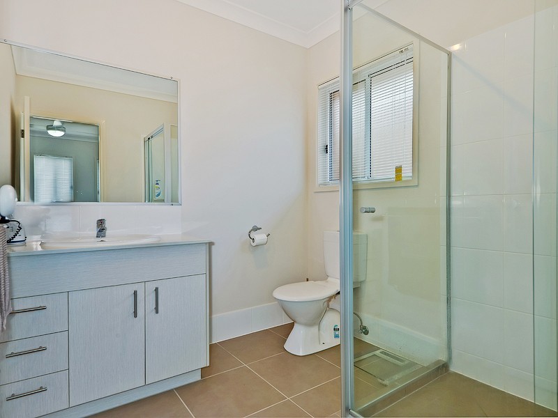 16 Manhattan Crescent, North Lakes QLD 4509