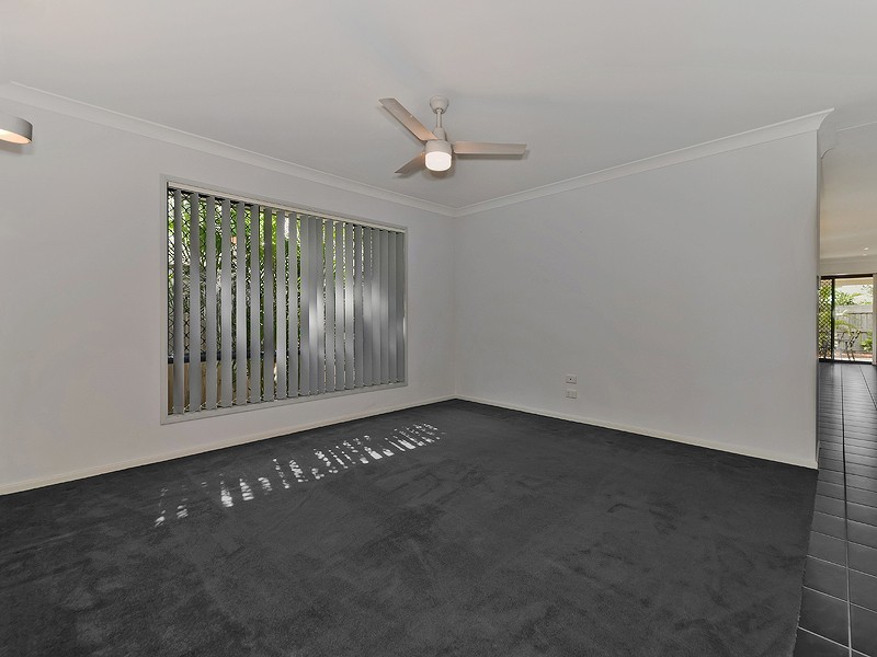 18 Grebe Cct, North Lakes QLD 4509