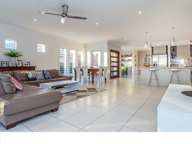 45 Whittome Esplanade, Murrumba Downs QLD 4503