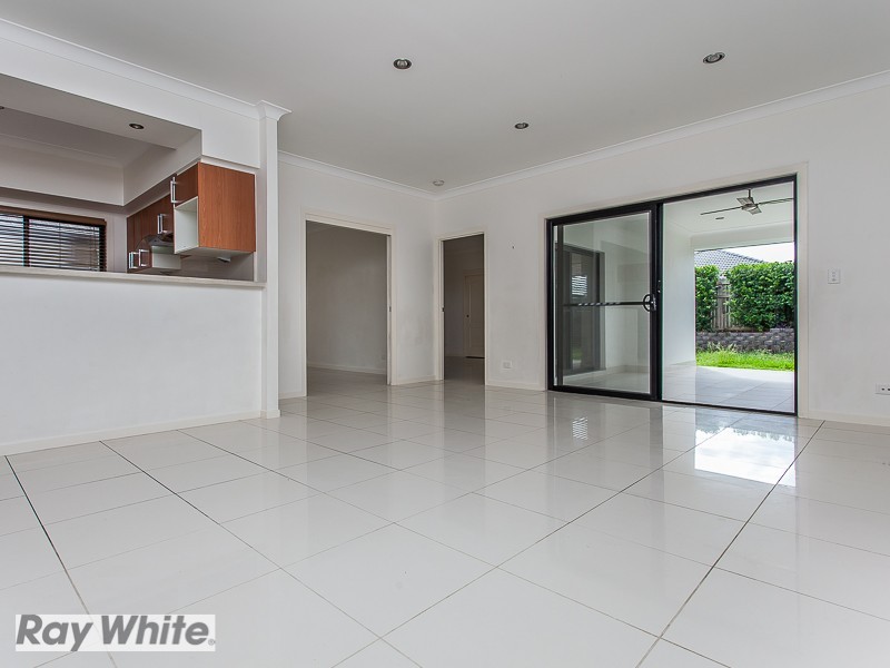 33 Kangaroo Street, North Lakes QLD 4509