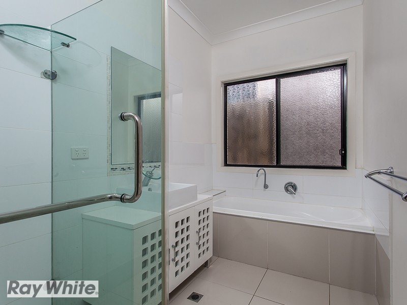 33 Kangaroo Street, North Lakes QLD 4509