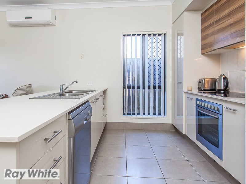 6 Cascades Street, North Lakes QLD 4509