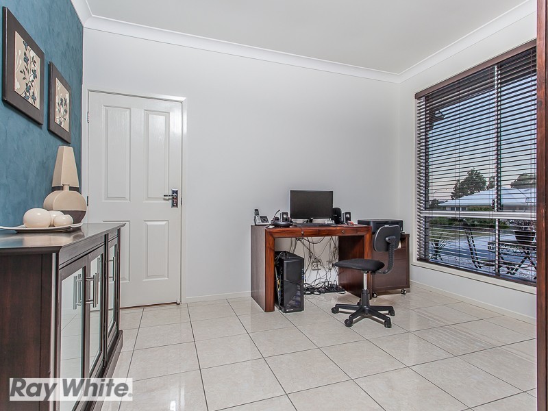 21 Eaton Close, North Lakes QLD 4509
