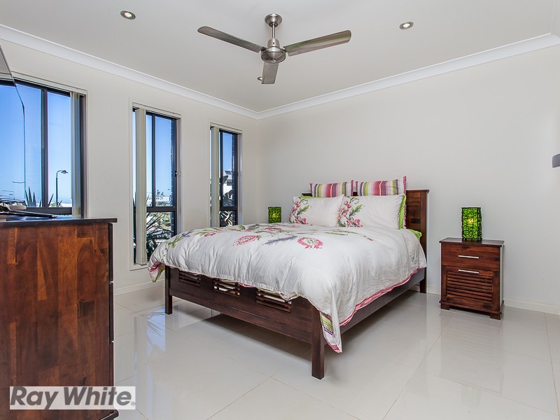 1 Manhattan Crescent, North Lakes QLD 4509