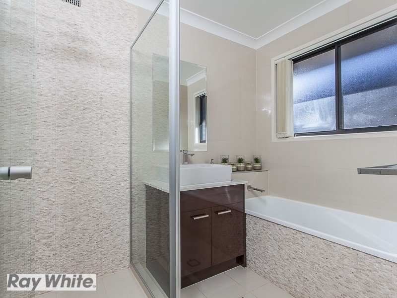 1 Manhattan Crescent, North Lakes QLD 4509