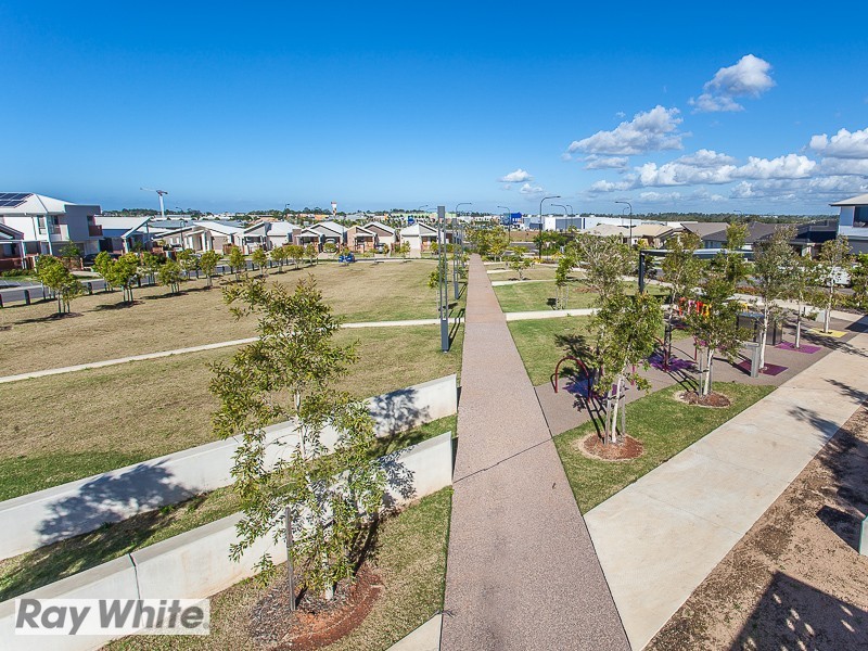 1 Manhattan Crescent, North Lakes QLD 4509