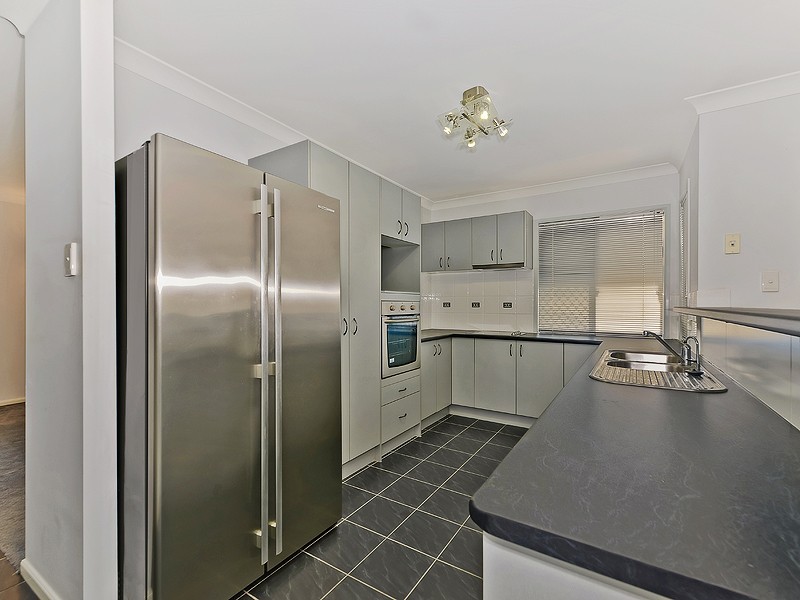 18 Grebe Circuit, North Lakes QLD 4509