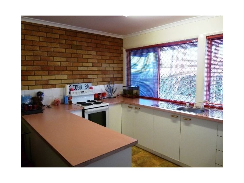 2/10 Wattle Road, Rothwell QLD 4022