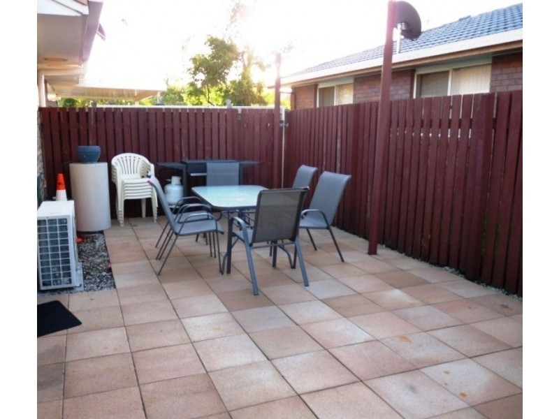 2/10 Wattle Road, Rothwell QLD 4022